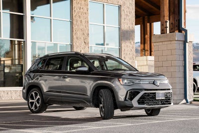 2025 Volkswagen Taos SE