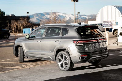 2025 Volkswagen Taos SE