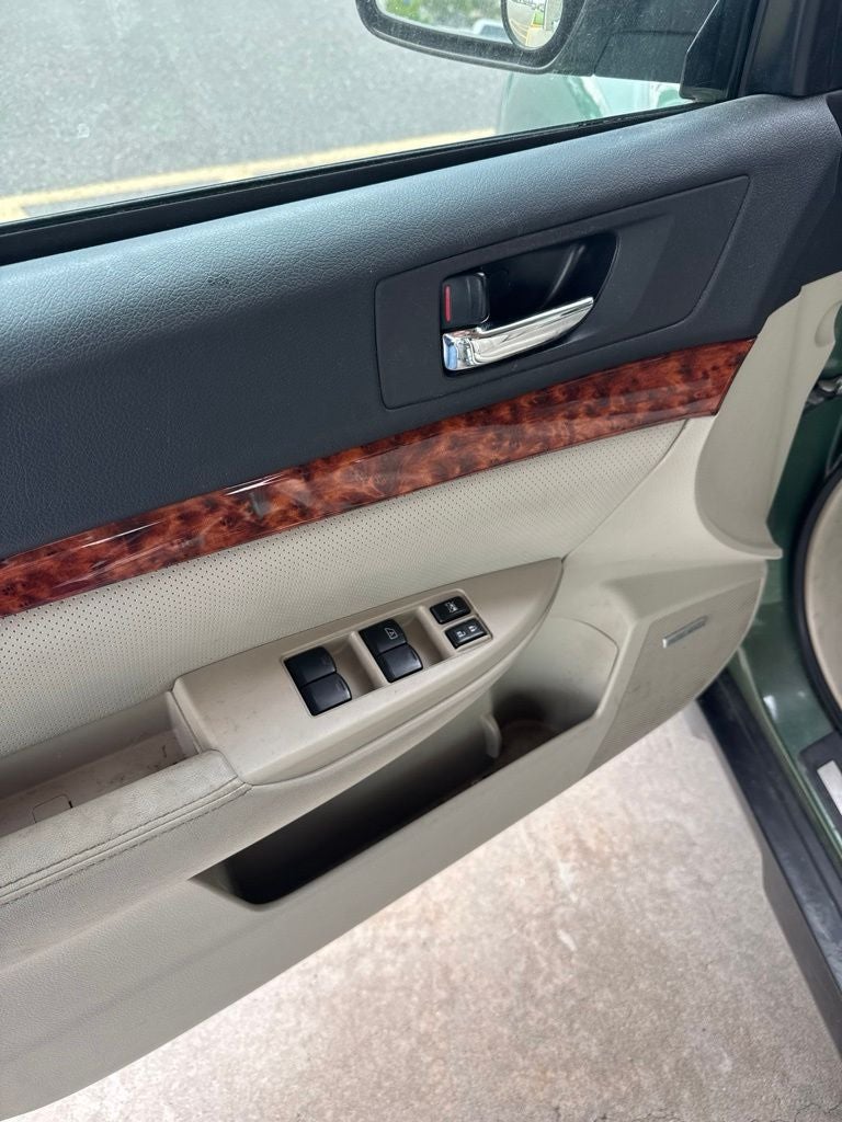 2011 Subaru Outback 2.5i Limited Pwr Moon