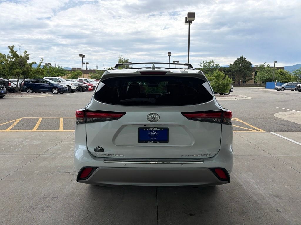 2022 Toyota Highlander Platinum