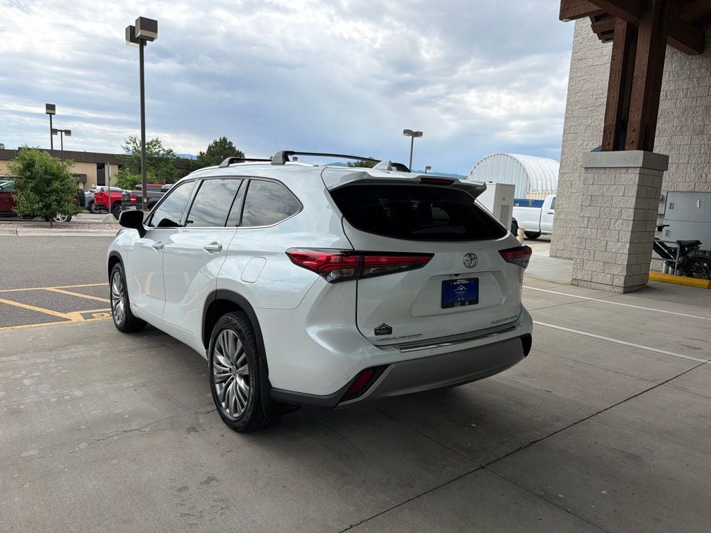 2022 Toyota Highlander Platinum