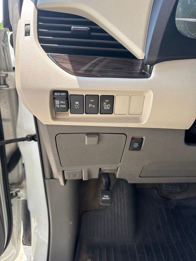 2017 Toyota Sienna XLE Auto Access Seat
