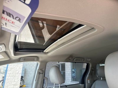 2017 Toyota Sienna XLE Auto Access Seat