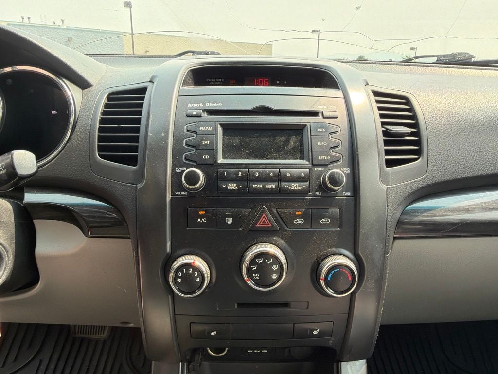 2011 Kia Sorento LX