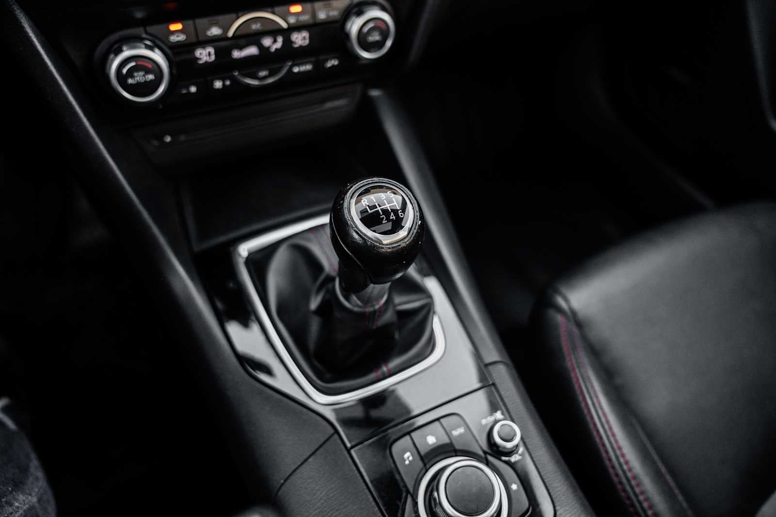 2015 Mazda MAZDA3 i Grand Touring