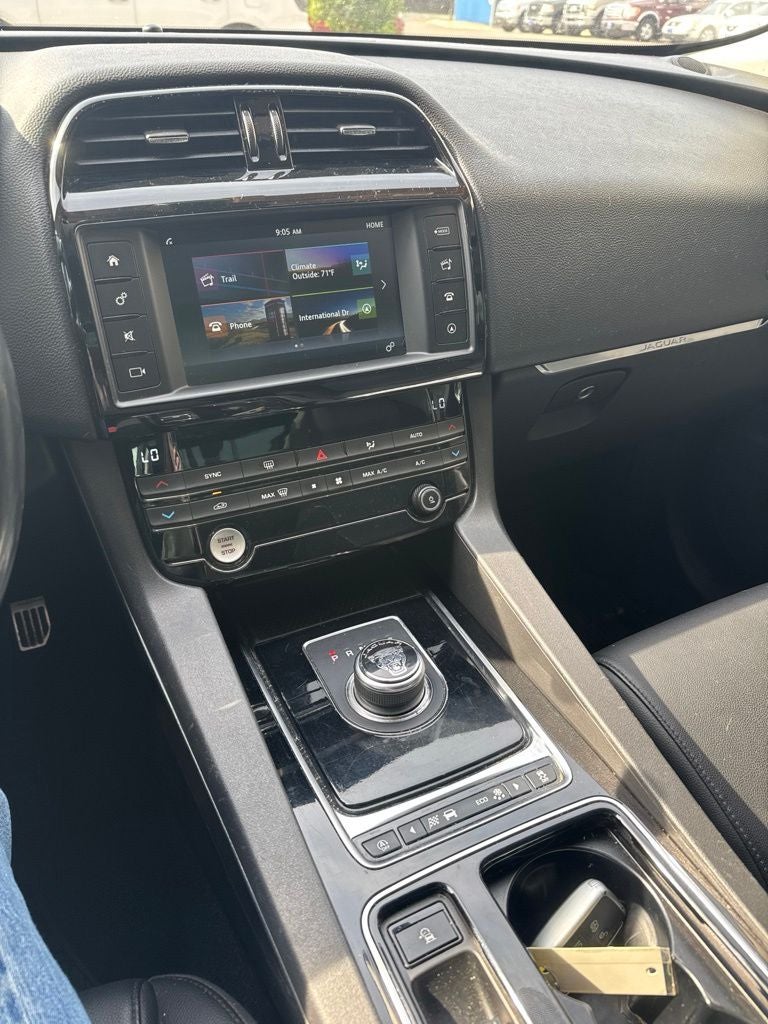 2018 Jaguar F-PACE 30t Premium
