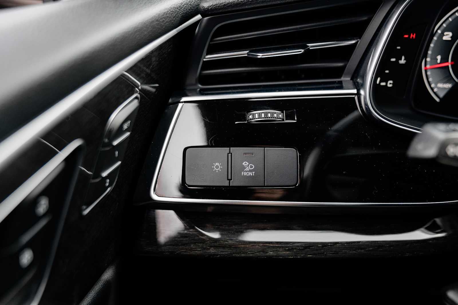 2019 Audi Q8 Premium