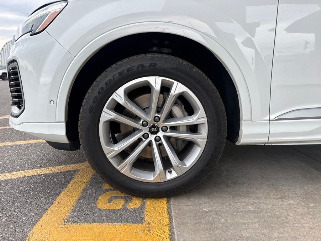 2025 Audi Q7 Premium Plus