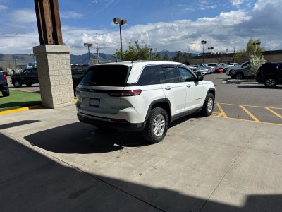 2024 Jeep Grand Cherokee Laredo 4x4