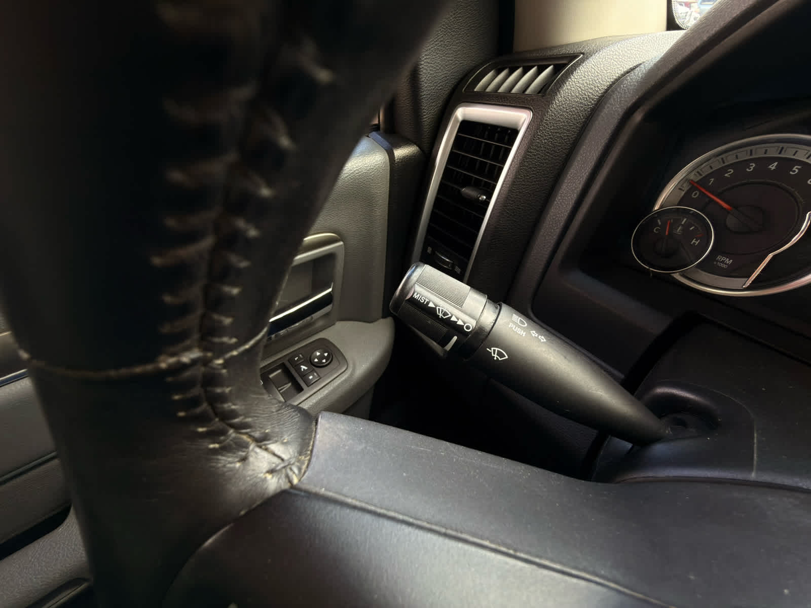 2017 RAM 1500 Big Horn Crew Cab 4x4 6'4" Box