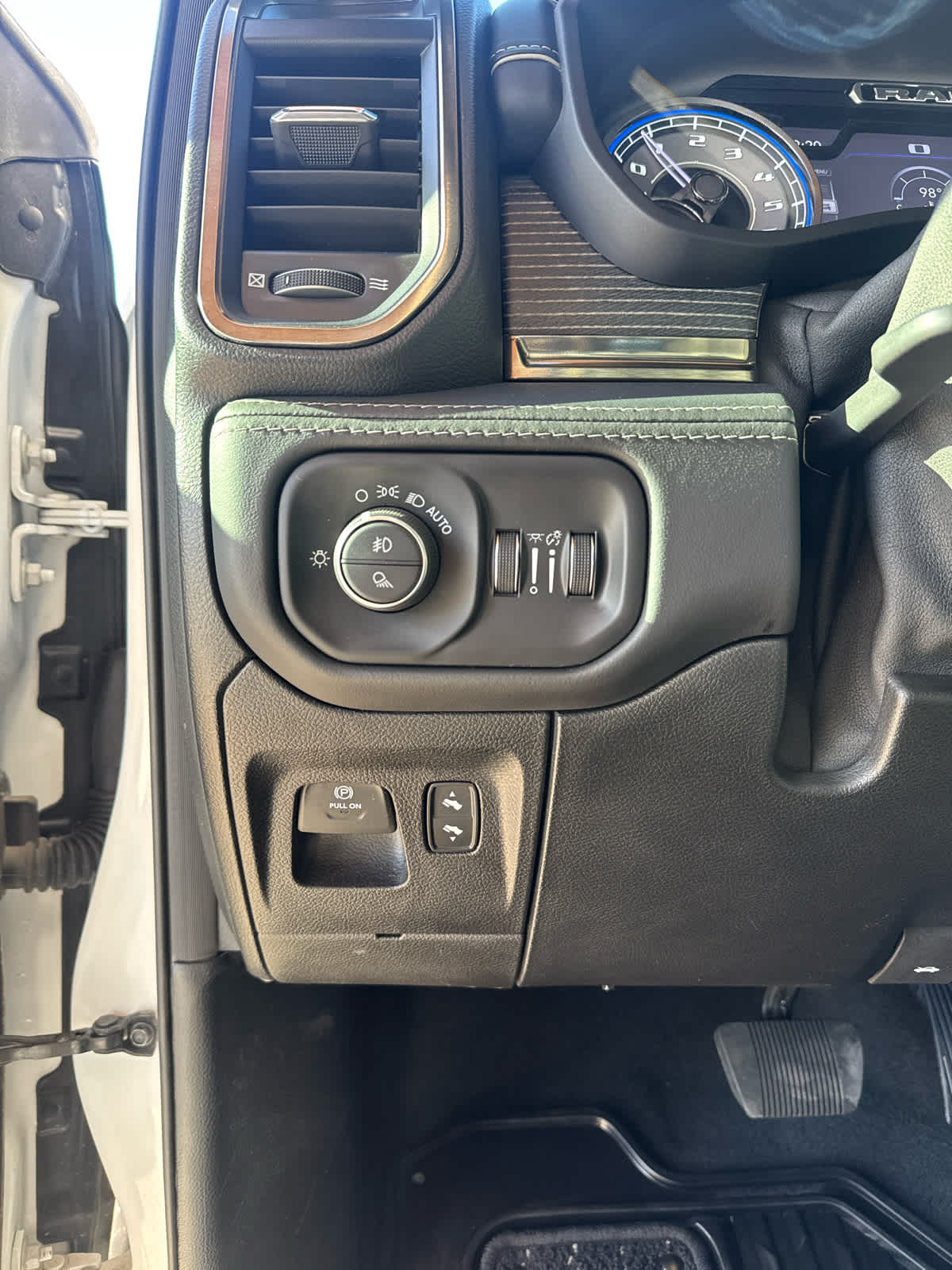 2021 RAM 1500 Limited Crew Cab 4x4 5'7" Box