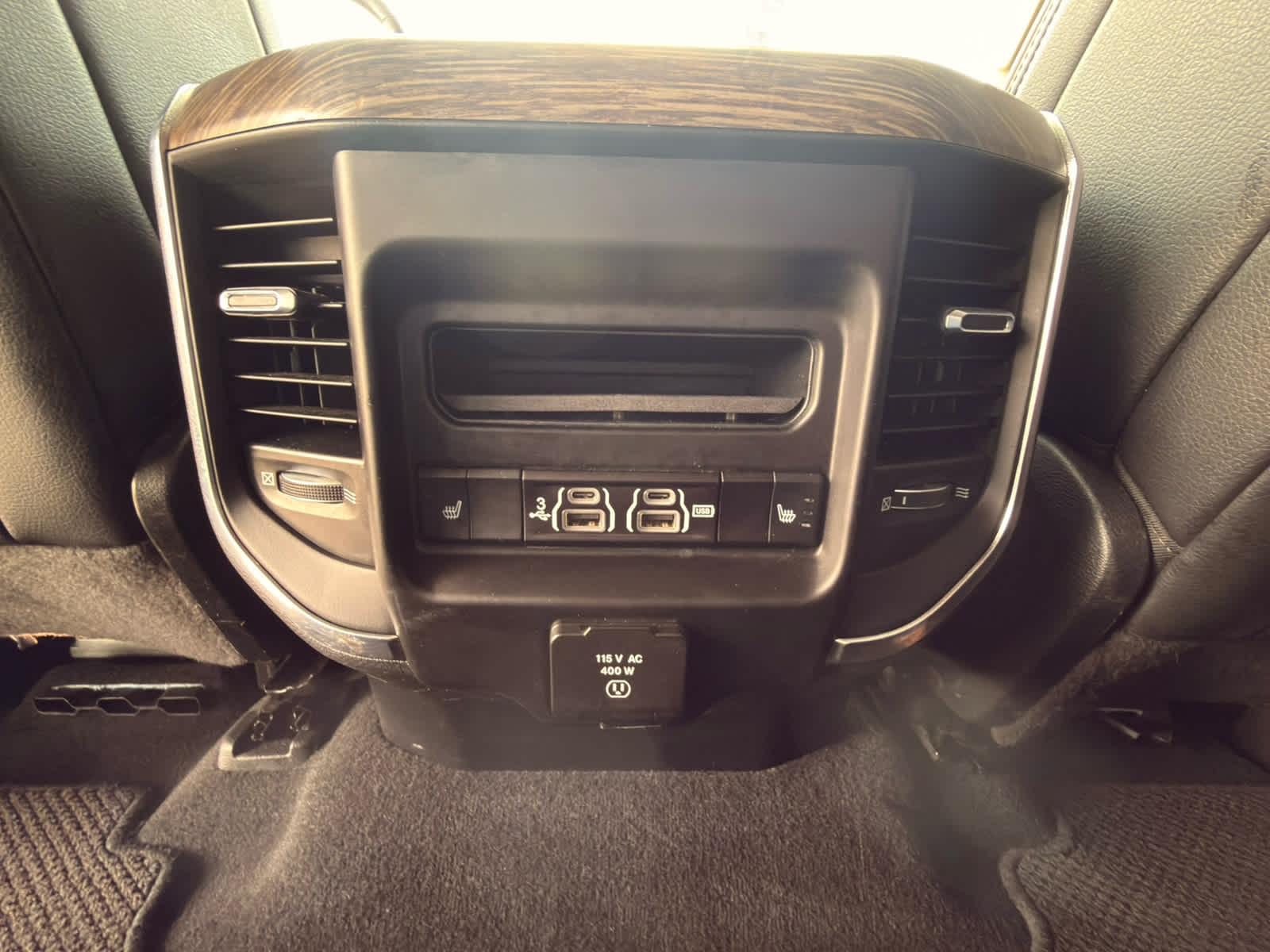 2019 RAM 1500 Laramie Crew Cab 4x4 5'7" Box