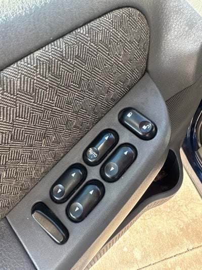 2004 Ford Explorer XLS