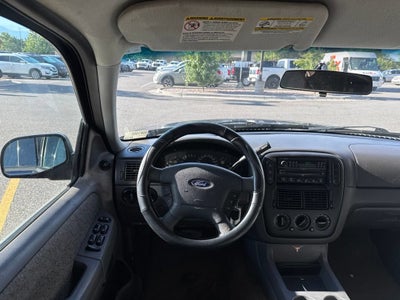 2004 Ford Explorer XLS