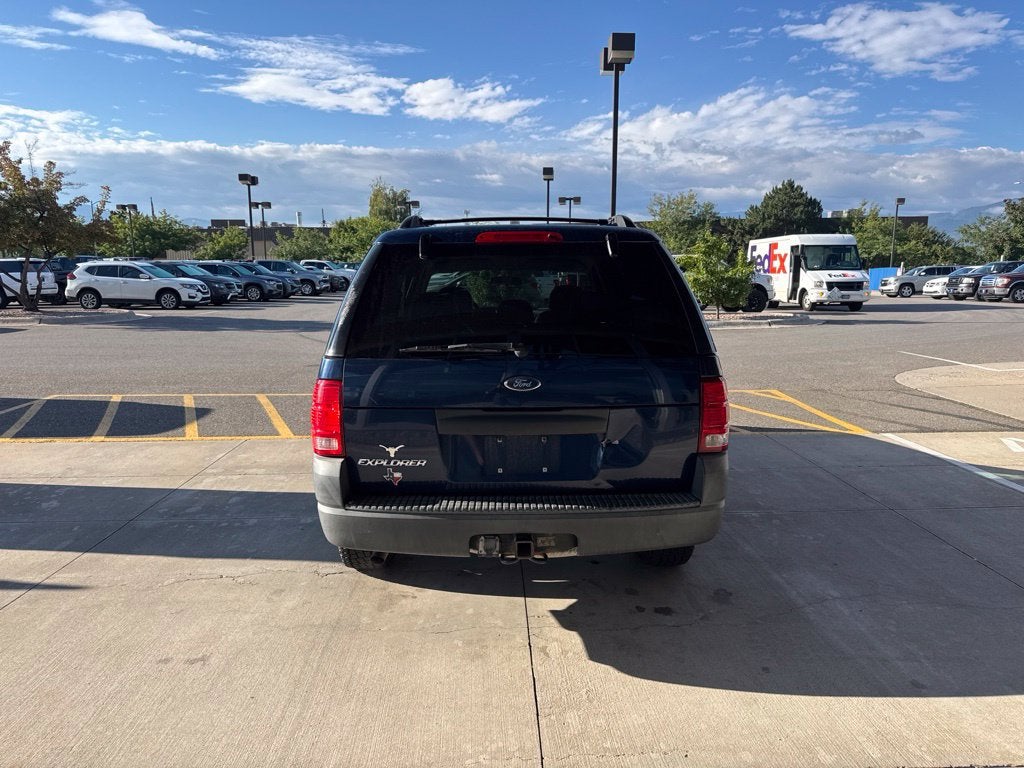2004 Ford Explorer XLS