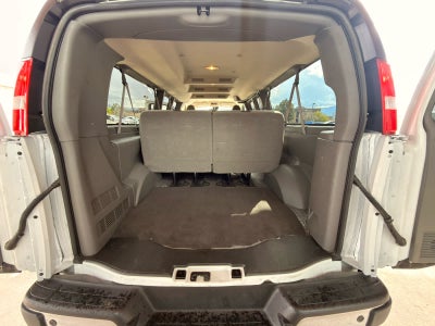 2025 Chevrolet Express Passenger 1LT