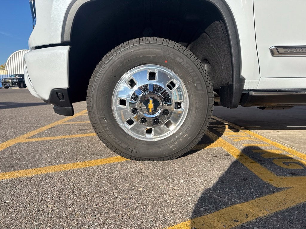 2026 Chevrolet Silverado 3500 HD High Country DRW