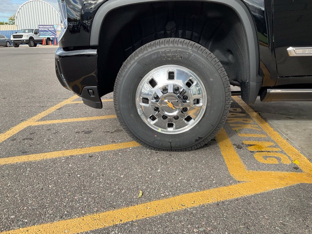 2026 Chevrolet Silverado 3500 HD High Country - Photo 7