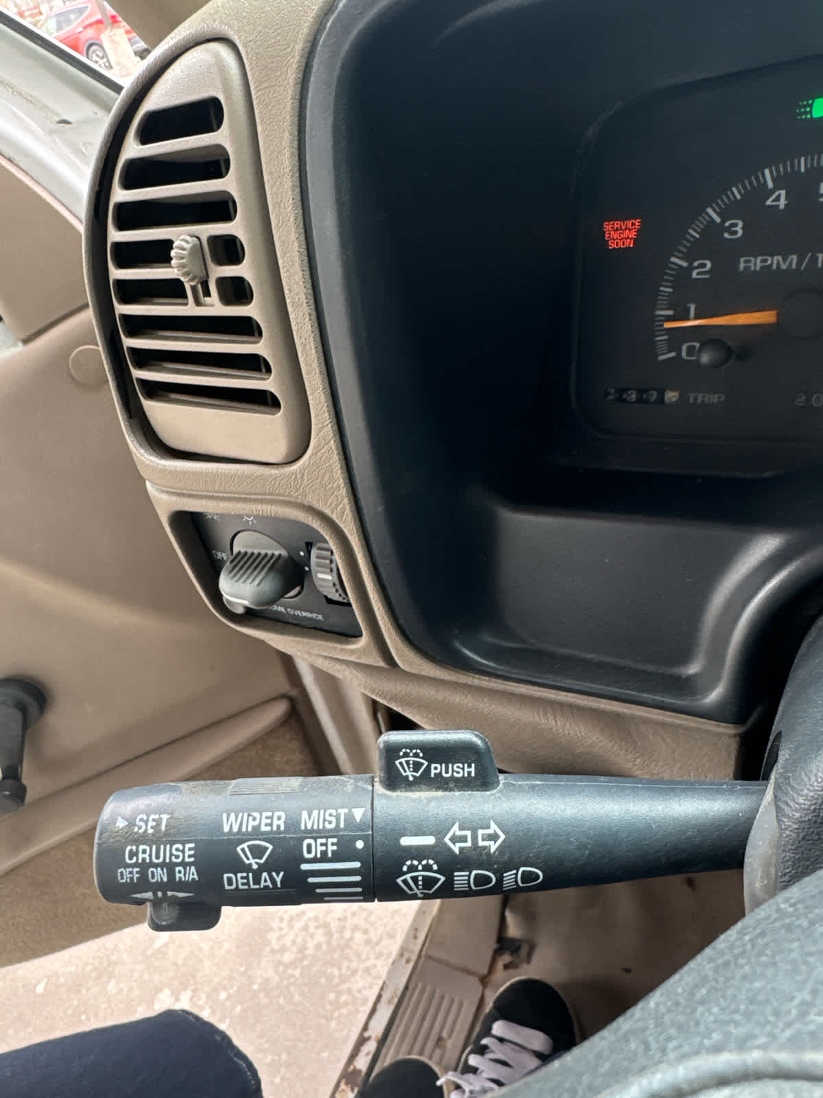 1999 Chevrolet Silverado 2500 HD HD Reg Cab 131.5" WB 4WD C6P