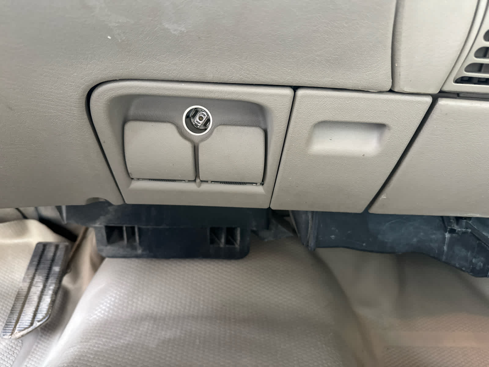 1999 Chevrolet Silverado 2500 HD HD Reg Cab 131.5" WB 4WD C6P