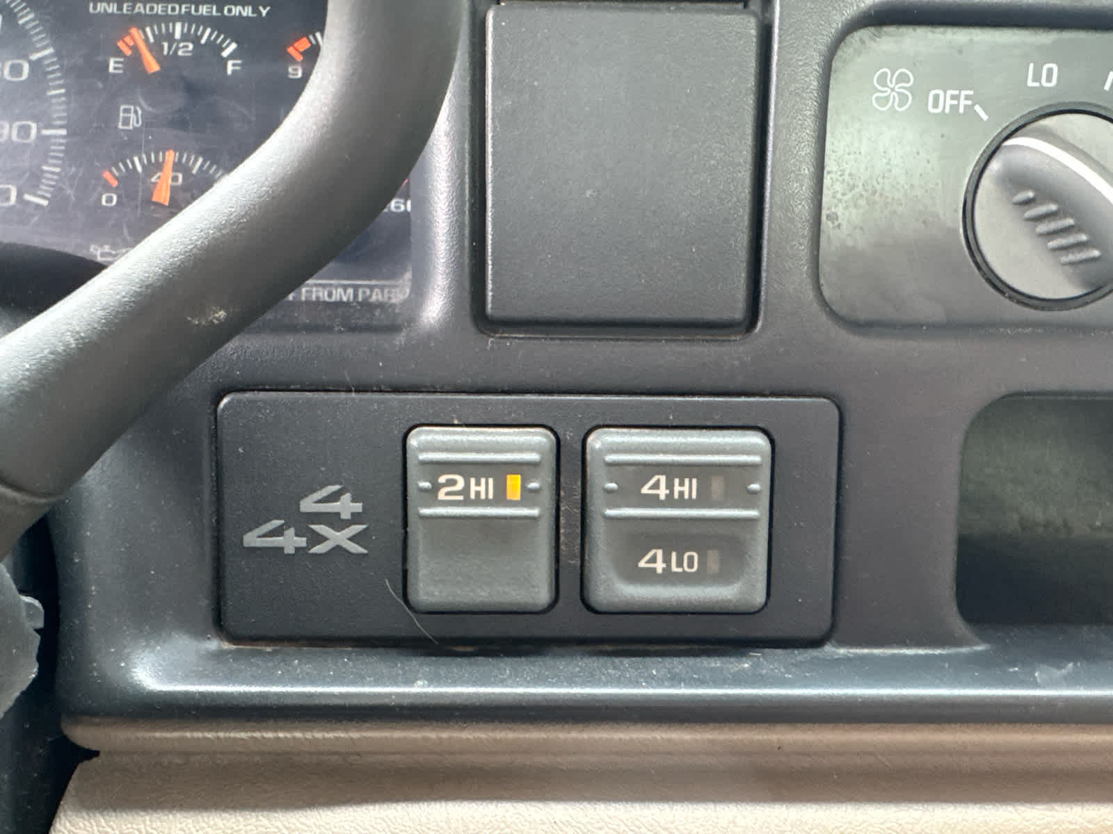 1999 Chevrolet Silverado 2500 HD HD Reg Cab 131.5" WB 4WD C6P