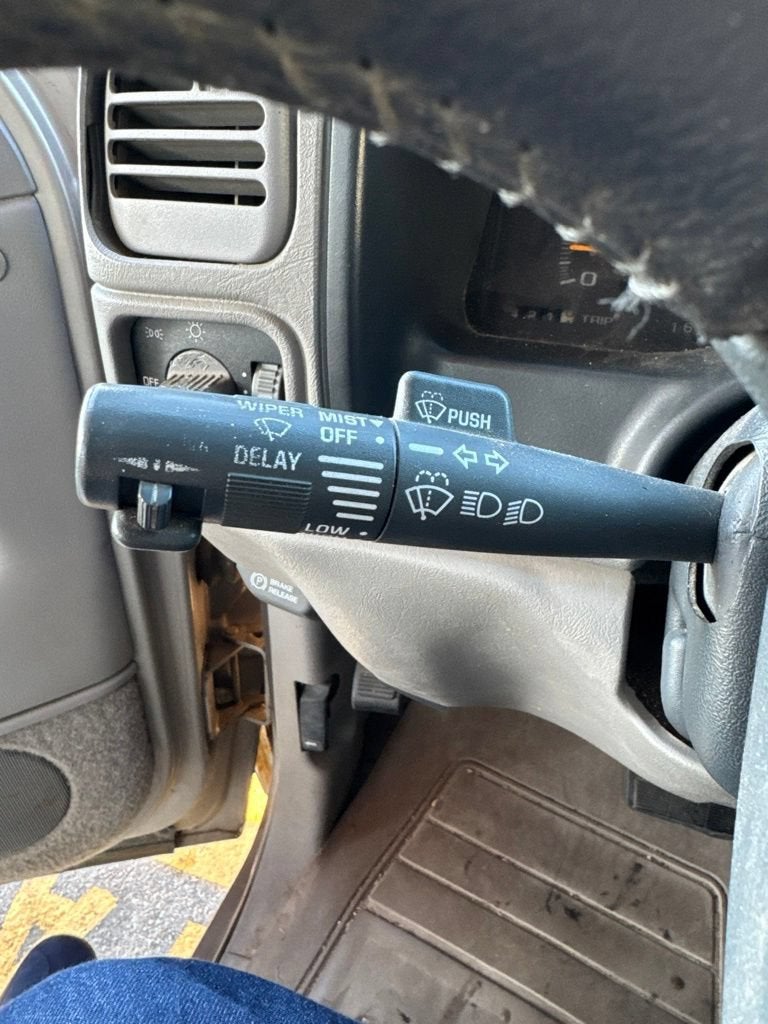 1998 Chevrolet Silverado 3500 HD 4dr 168.5" WB 4WD