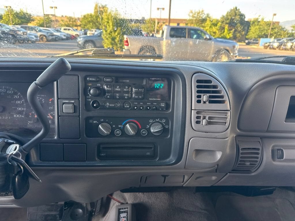 1998 Chevrolet Silverado 3500 HD 4dr 168.5" WB 4WD