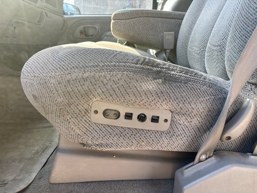1998 Chevrolet Silverado 3500 HD 4dr 168.5" WB 4WD