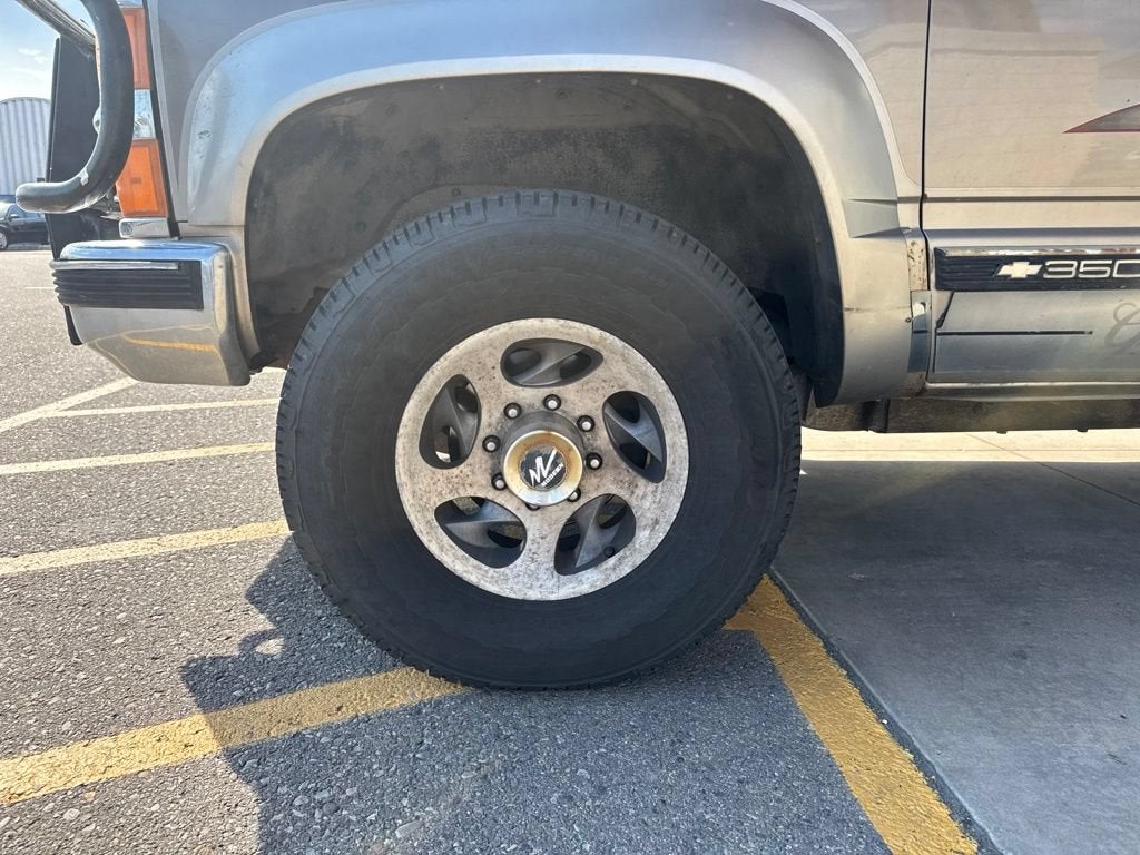 1998 Chevrolet Silverado 3500 HD 4dr 168.5" WB 4WD