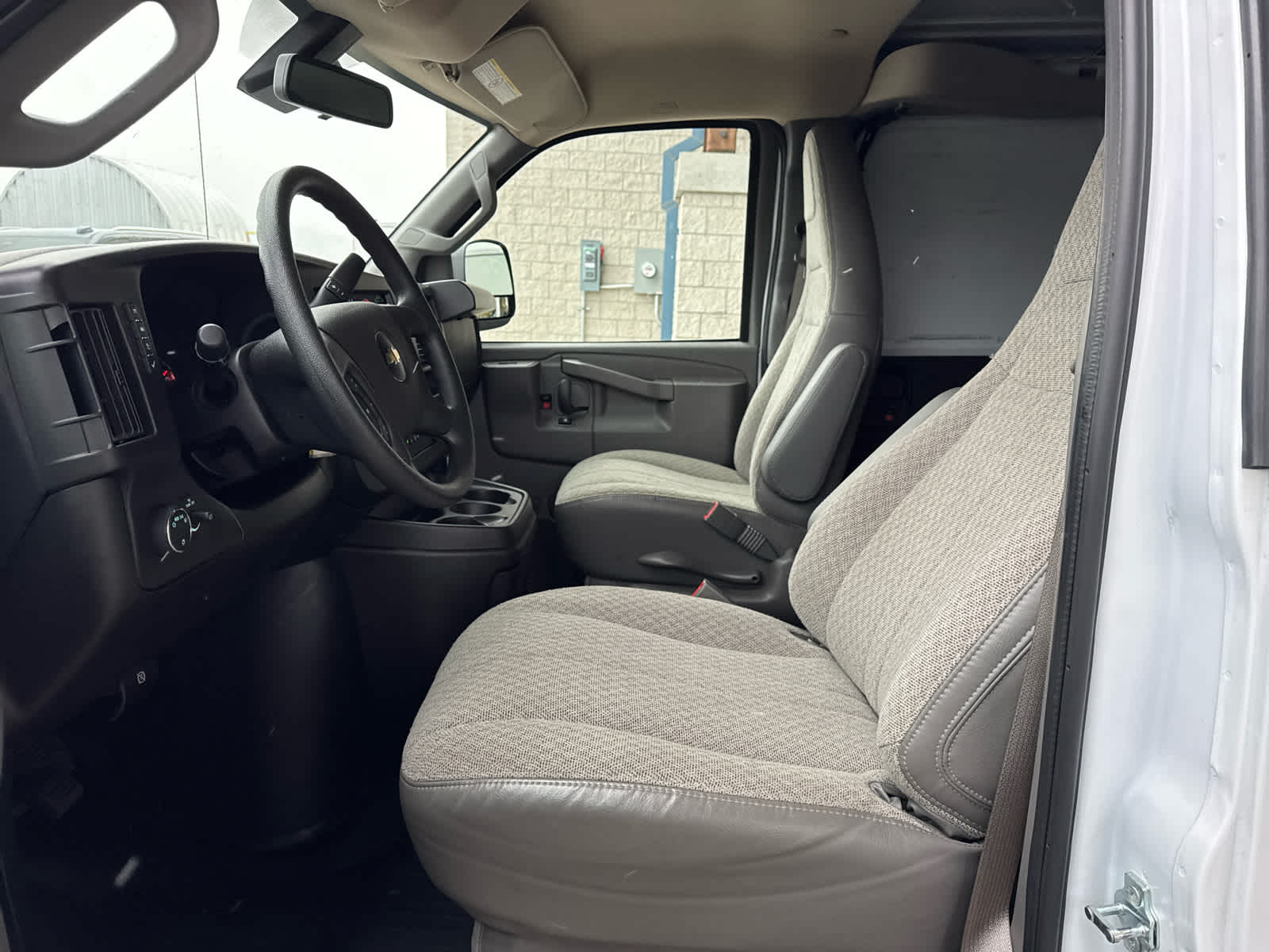 2024 Chevrolet Express Cargo 2500 WT