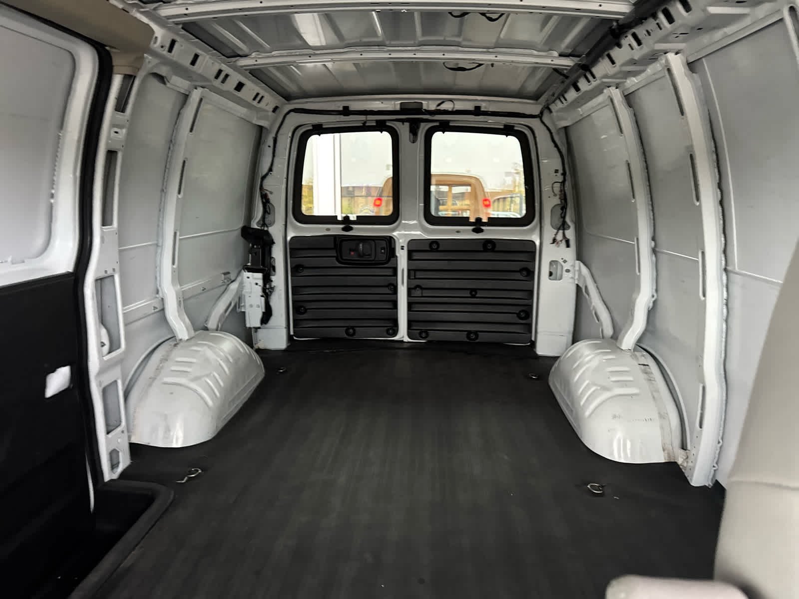 2024 Chevrolet Express Cargo 2500 WT