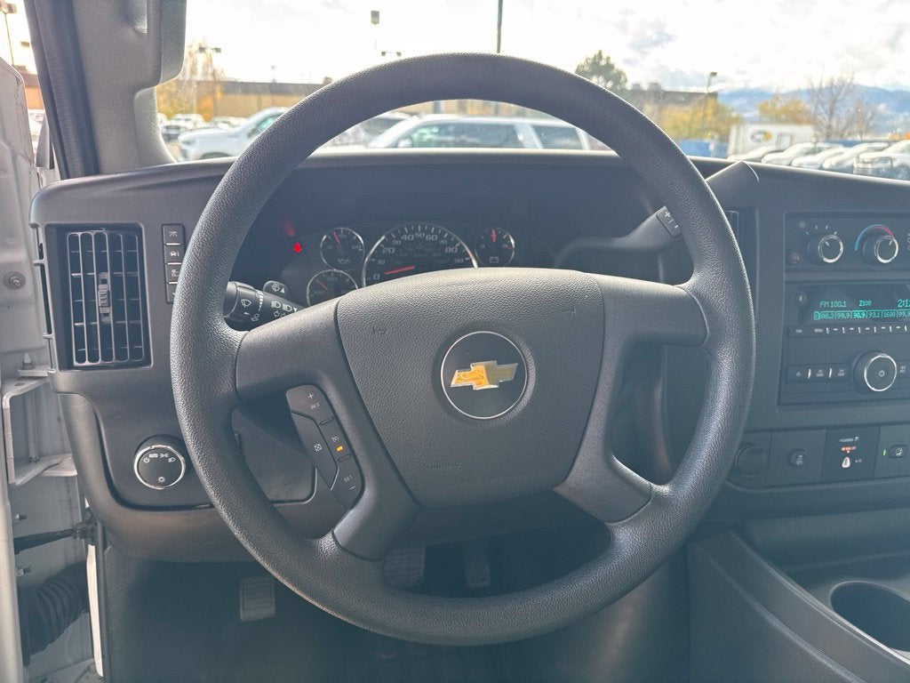 2025 Chevrolet Express Cargo WT