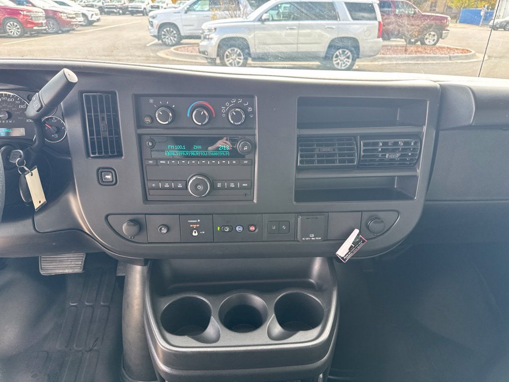 2025 Chevrolet Express Cargo WT