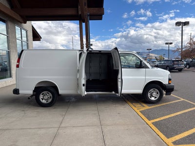 2025 Chevrolet Express Cargo WT