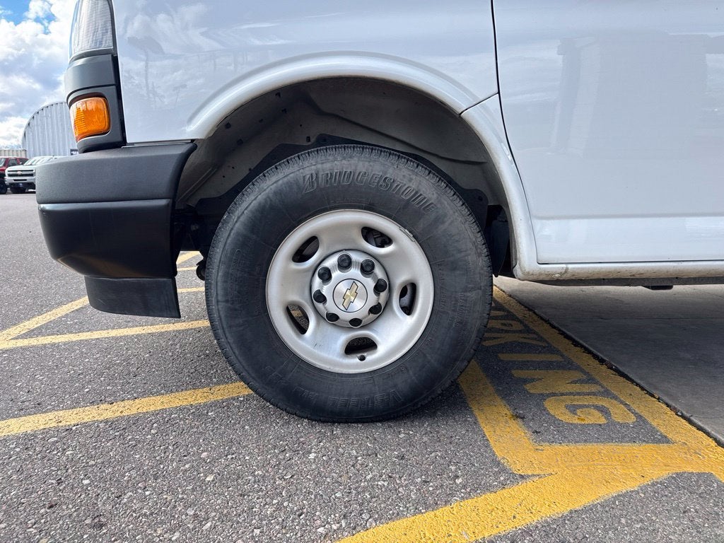 2025 Chevrolet Express Cargo WT