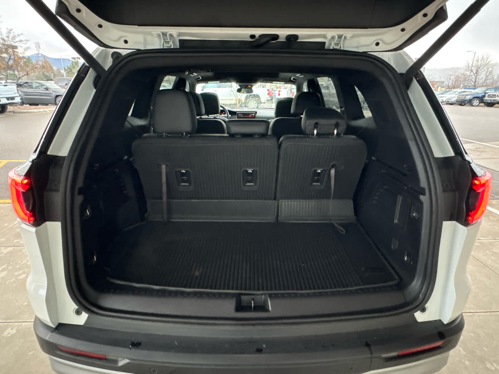 2024 GMC Acadia Elevation