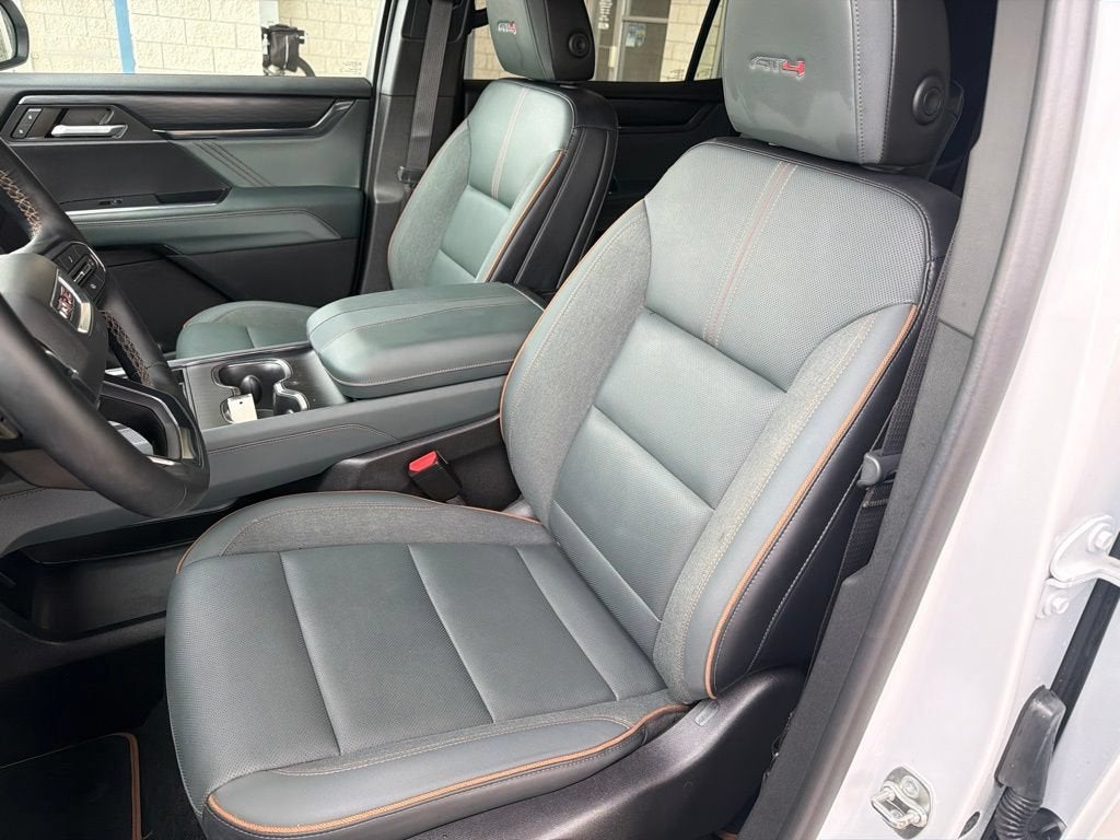 2024 GMC Acadia AT4