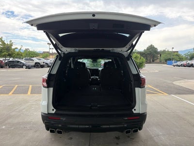 2024 GMC Acadia AT4