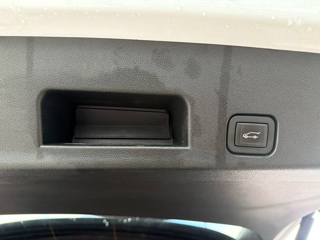 2024 GMC Acadia AT4
