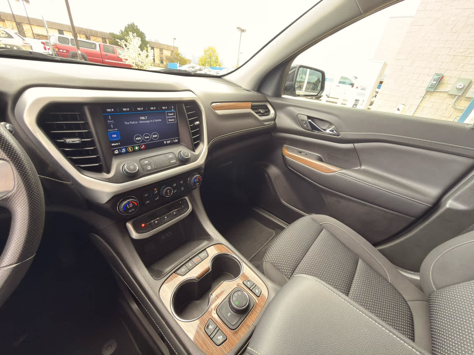 2023 GMC Acadia SLE