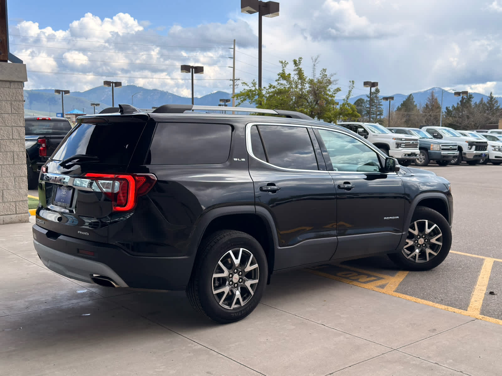 2023 GMC Acadia SLE