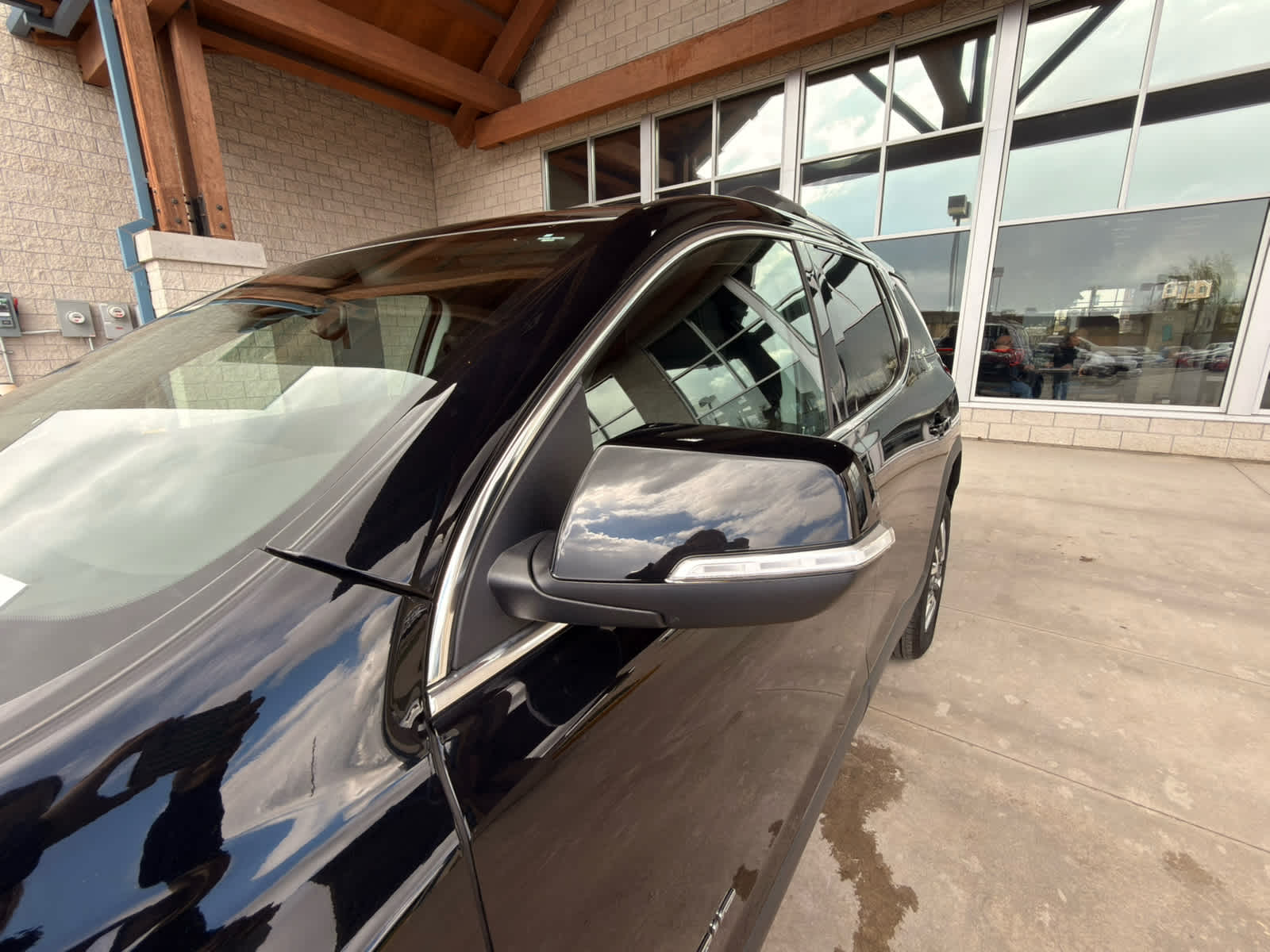 2023 GMC Acadia SLE