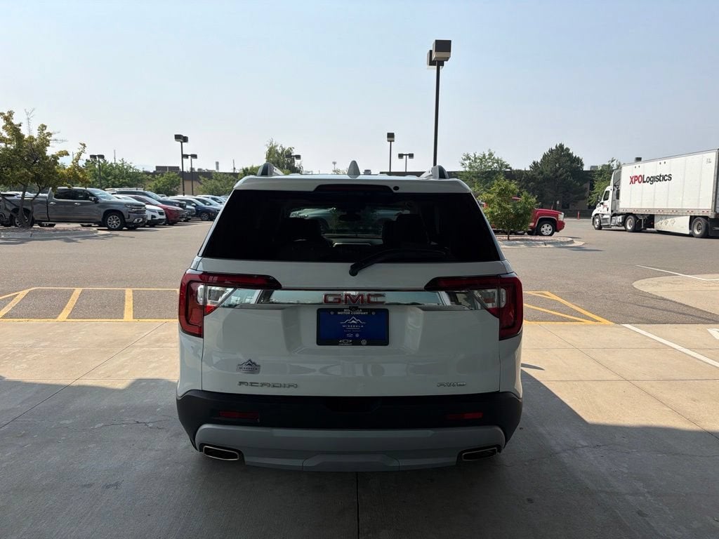 2023 GMC Acadia SLT
