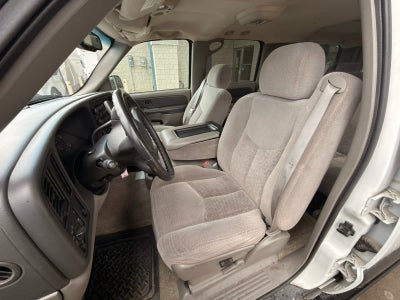 2003 Chevrolet Suburban LS