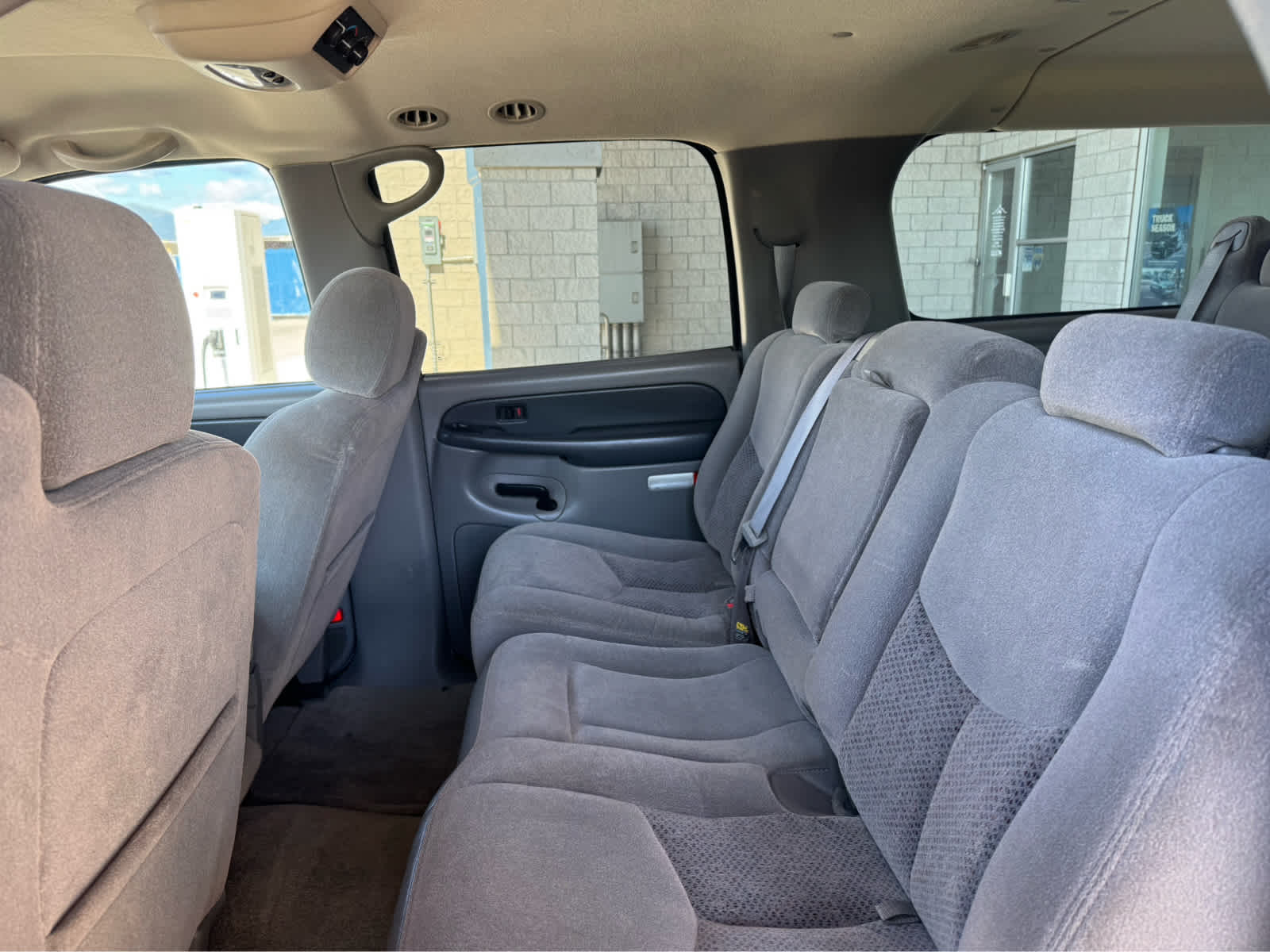 2003 Chevrolet Suburban LS