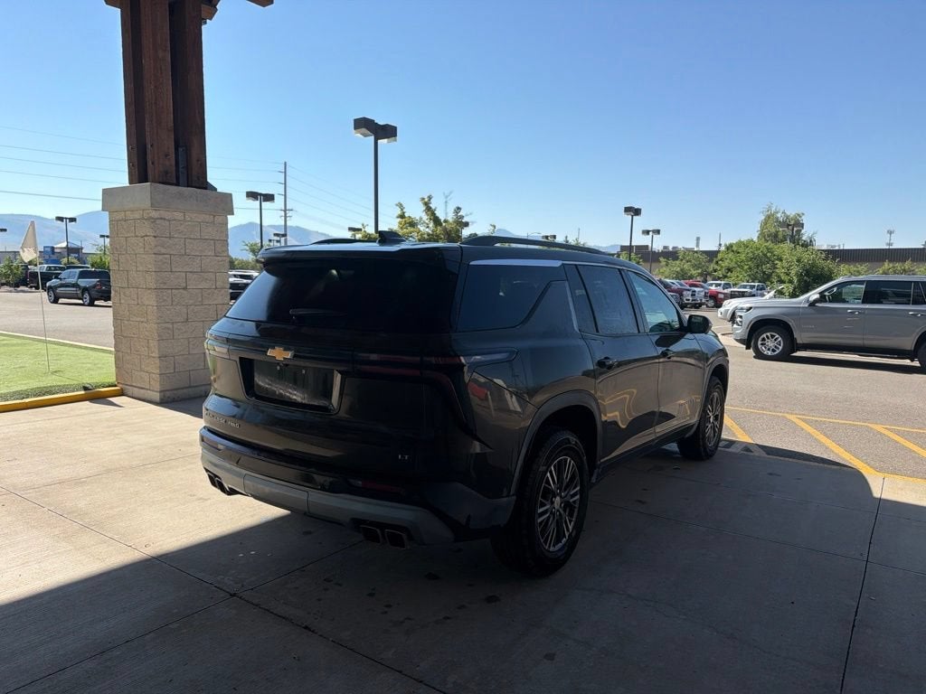 2024 Chevrolet Traverse LT