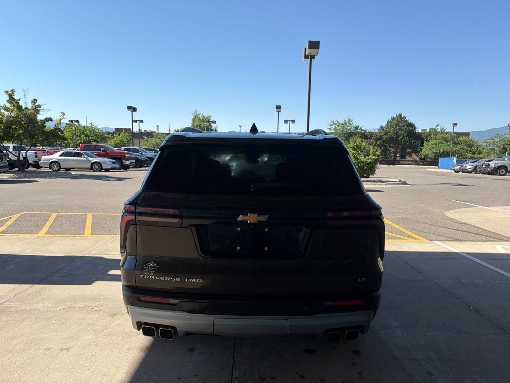 2024 Chevrolet Traverse LT