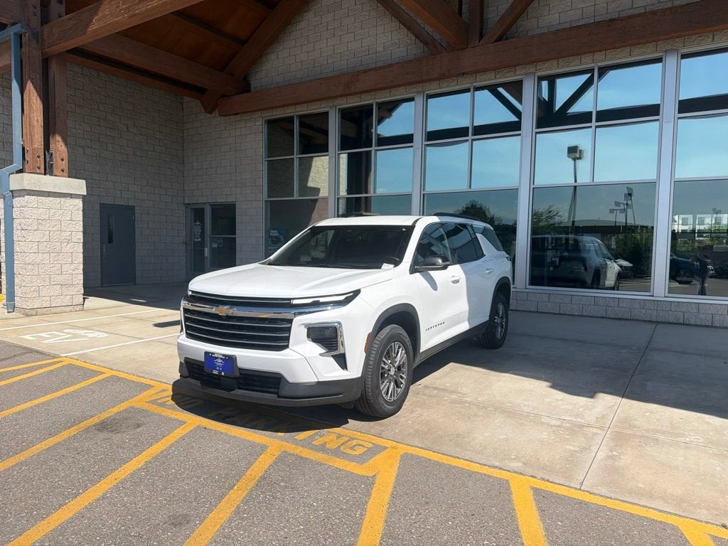 2025 Chevrolet Traverse LT