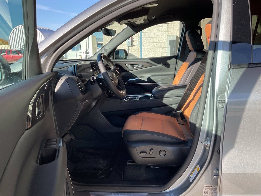 2027 Chevrolet Traverse Z71 - Photo 10