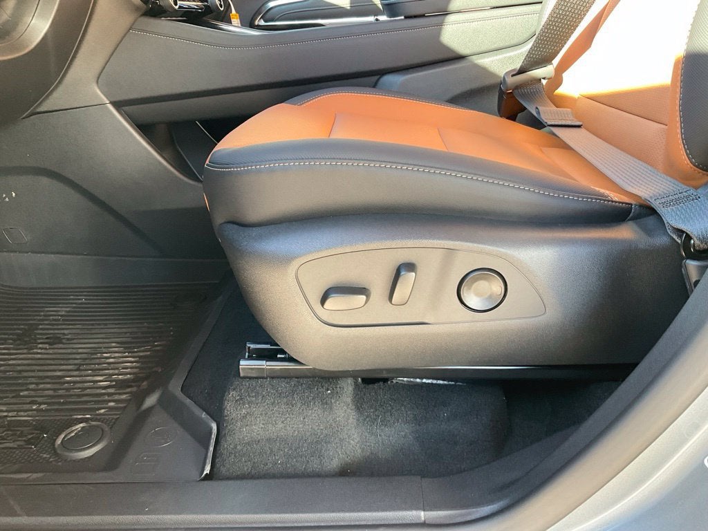 2027 Chevrolet Traverse Z71 - Photo 21